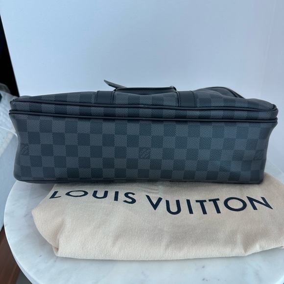 Louis Vuitton iCare Bag Damier Graphite - Picture 10 of 15